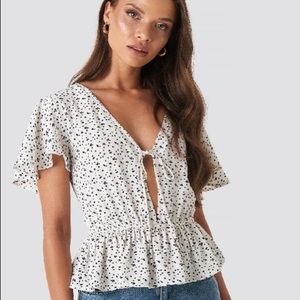 XLE Remy Tie Front Frill Top NWT